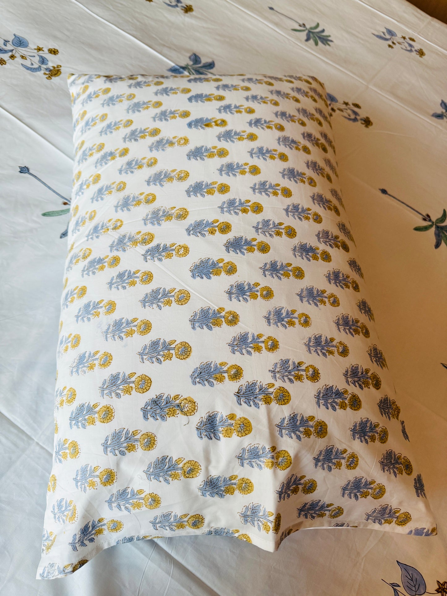 Santorini Block Print 100% Cotton Percale Bedsheet with 2 Pillowcases