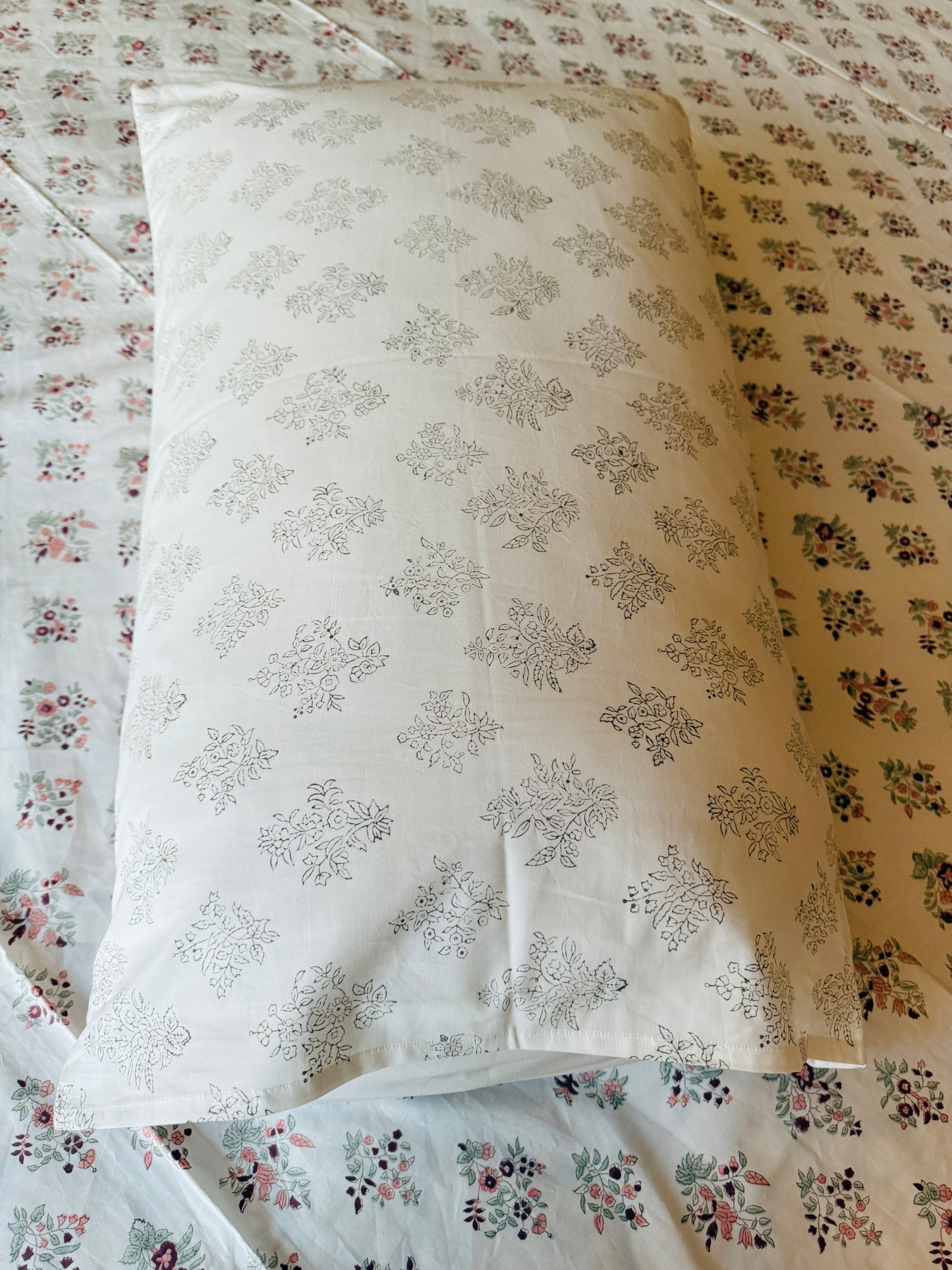 Versailles Block Print 100% Cotton Percale Bedsheet with 2 Pillowcases