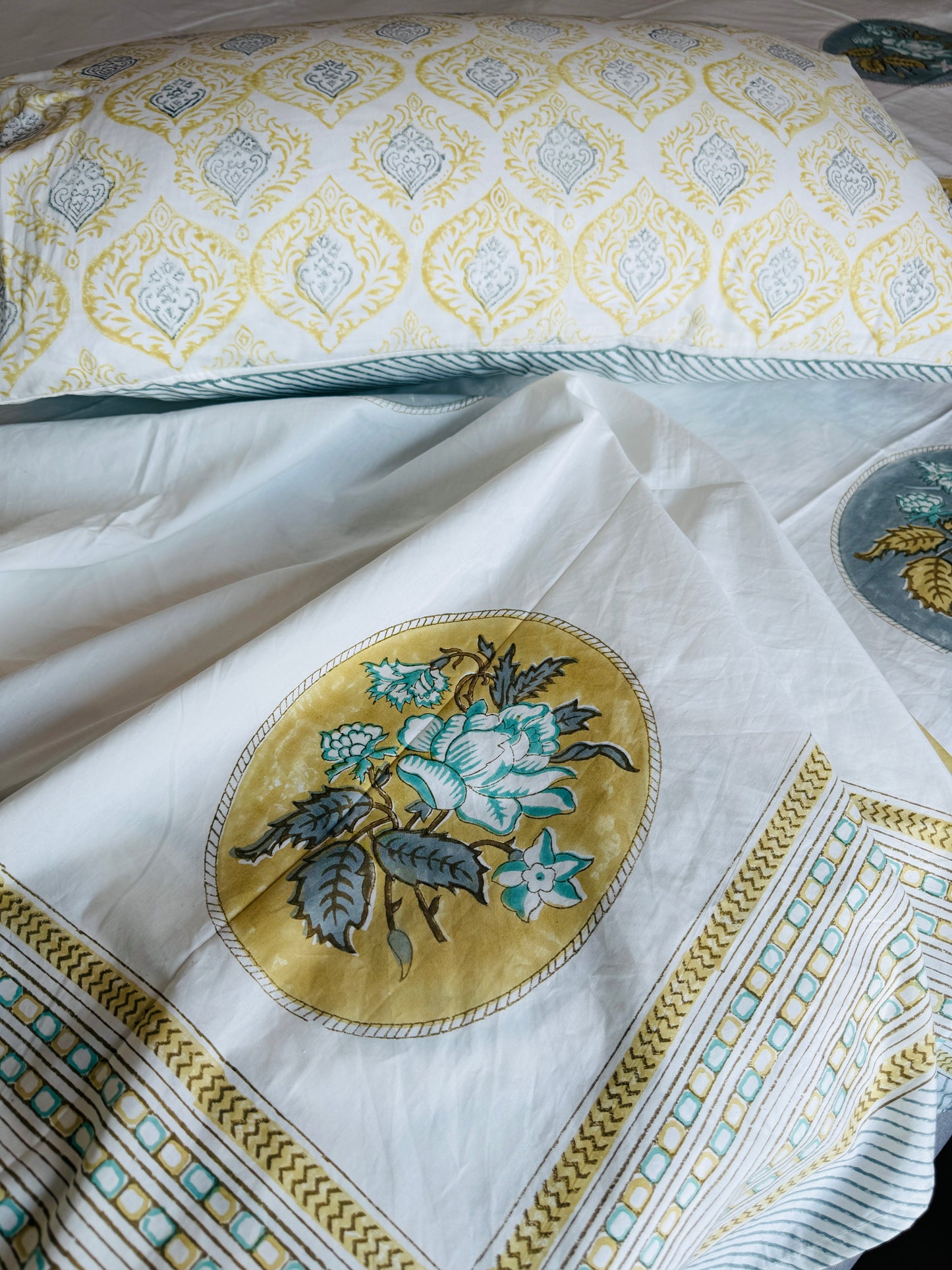 Heritage Block Print 100% Cotton Percale Bedsheet with 2 Pillowcases