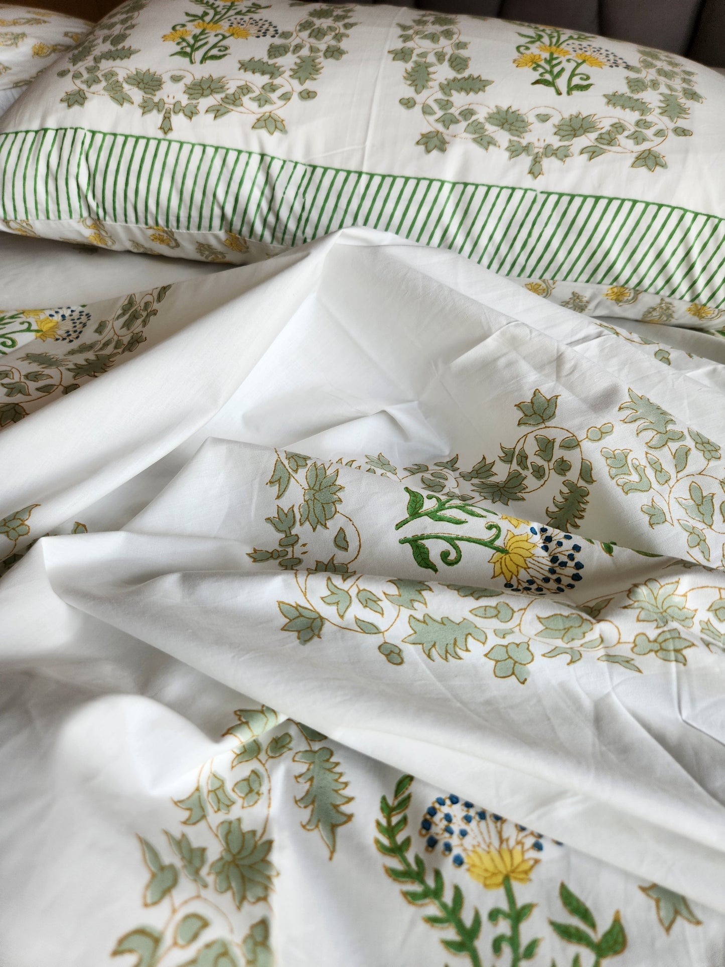 Heritage Block Print 100% Cotton Percale Bedsheet with 2 Pillowcases