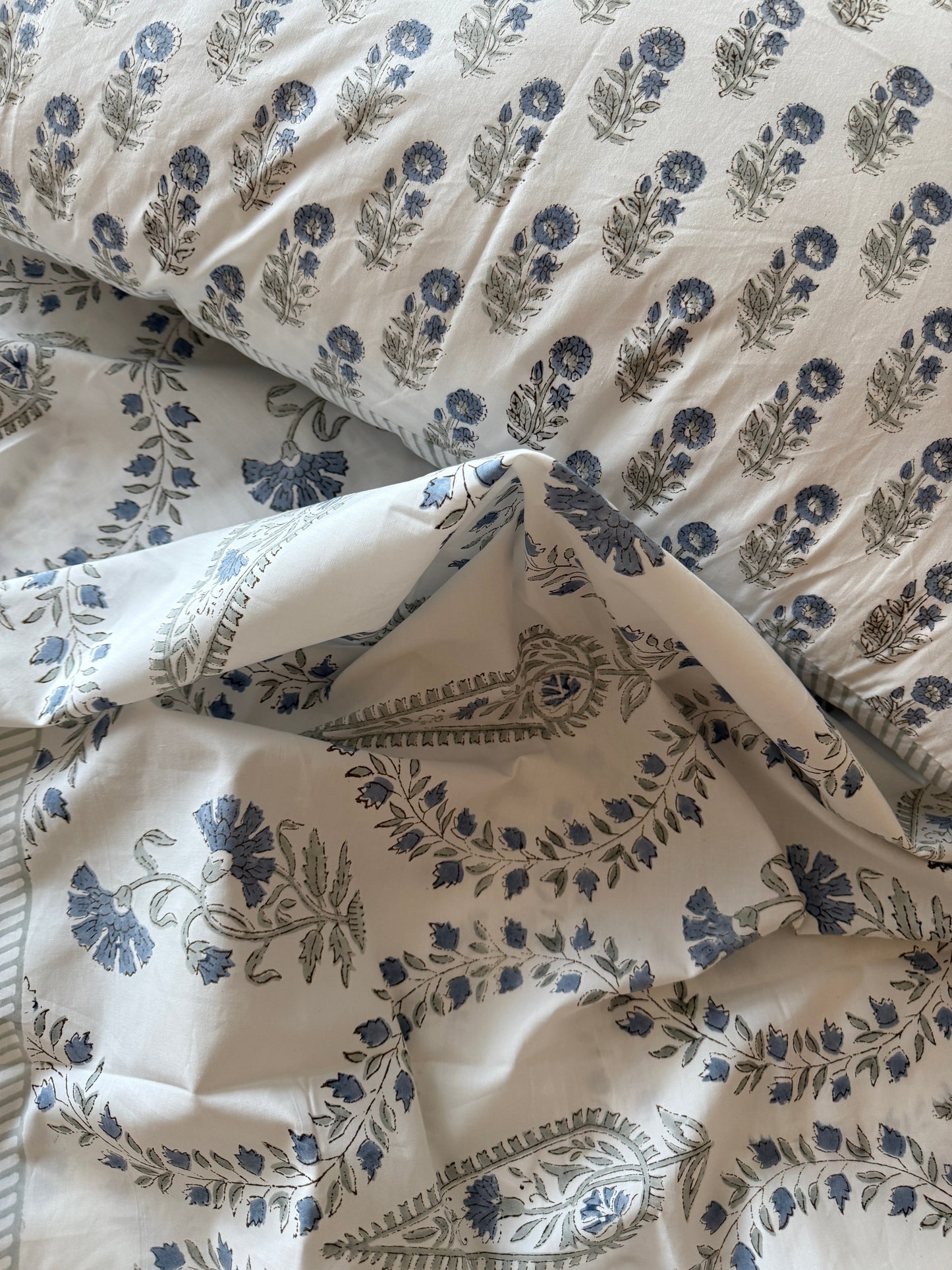 Heritage Block Print 100% Cotton Percale Bedsheet with 2 Pillowcases