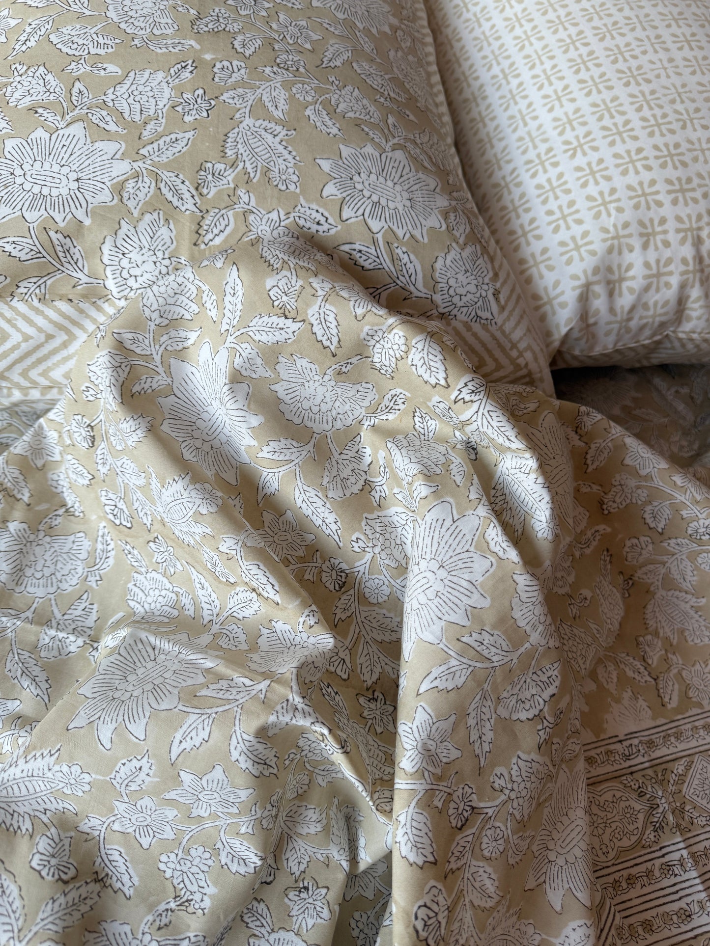 Heritage Block Print 100% Cotton Percale Bedsheet with 2 Pillowcases