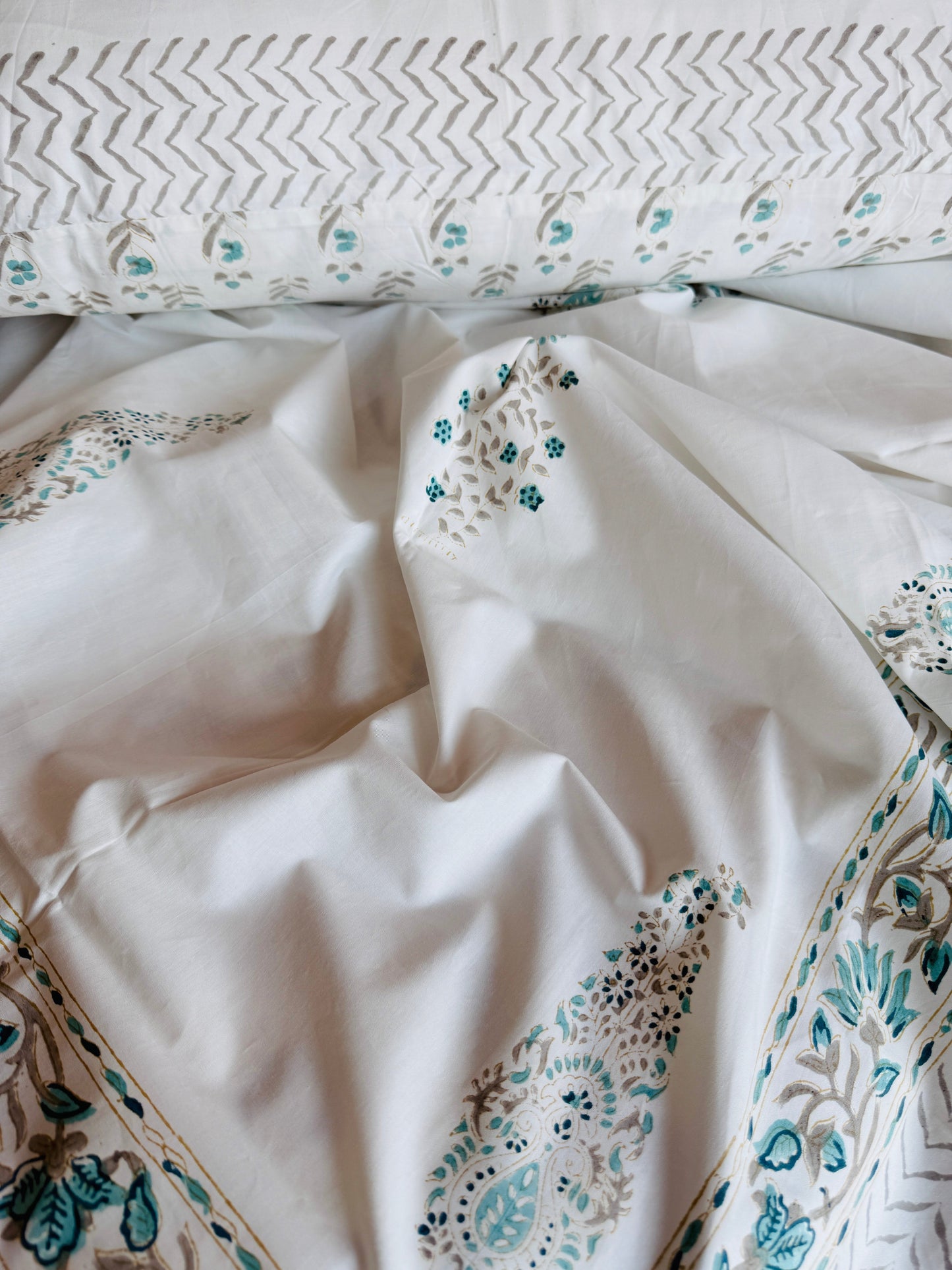 Heritage Block Print 100% Cotton Percale Bedsheet with 2 Pillowcases