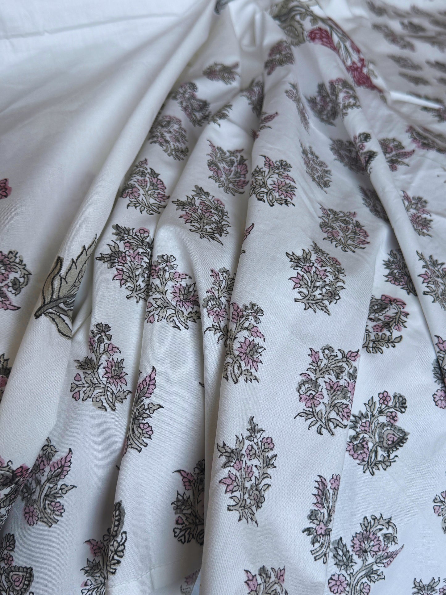 Heritage Block Print 100% Cotton Percale Bedsheet with 2 Pillowcases