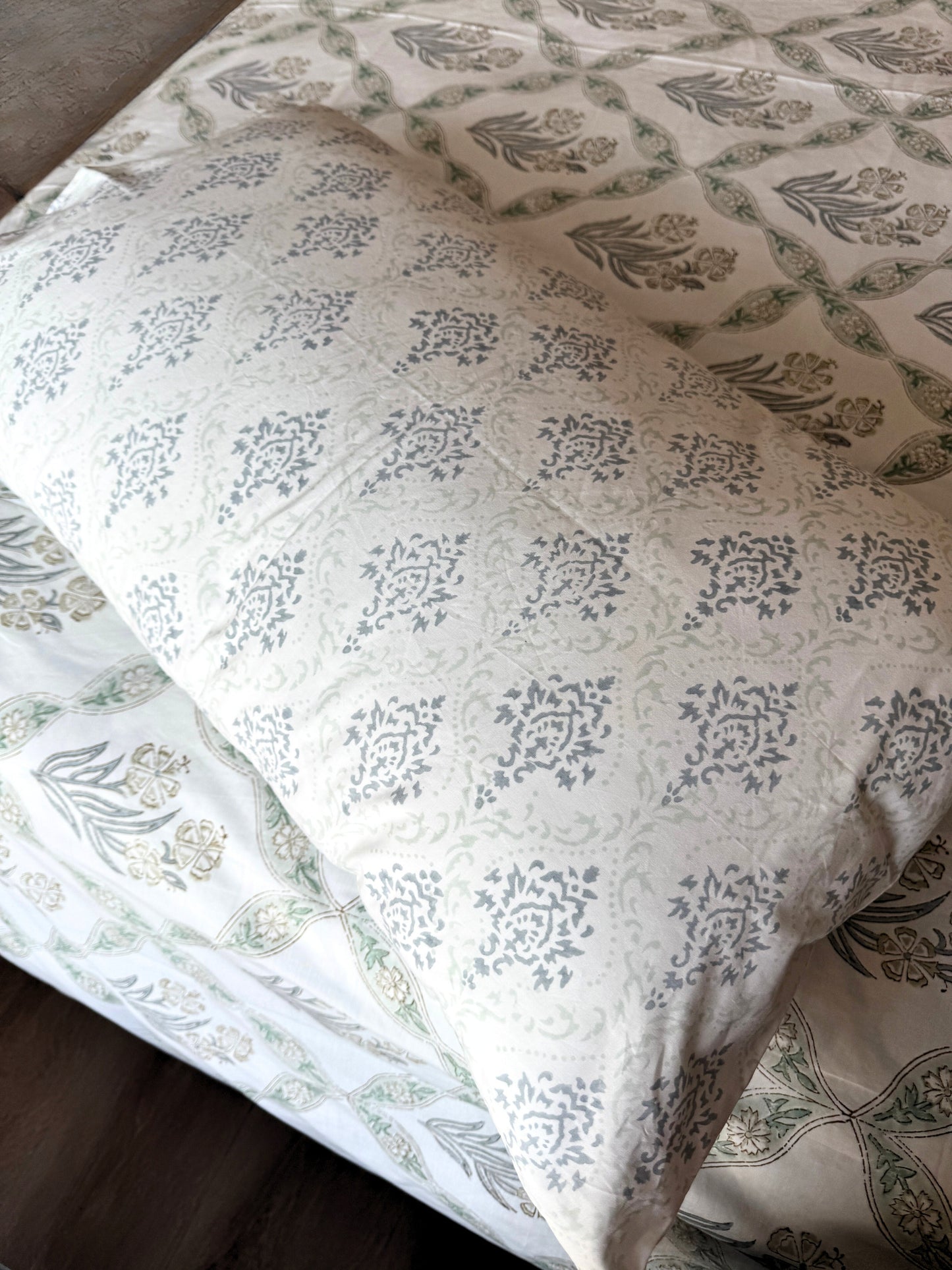 Heritage Block Print 100% Cotton Percale Bedsheet with 2 Pillowcases